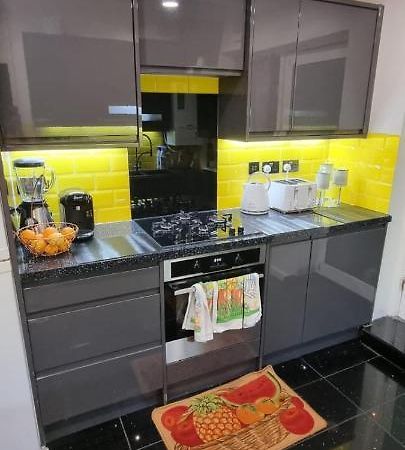 Beautiful Rooms With Free On Street Parking In Sydenham Londra Dış mekan fotoğraf