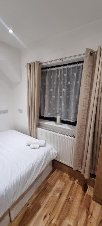 Beautiful Rooms With Free On Street Parking In Sydenham Londra Dış mekan fotoğraf