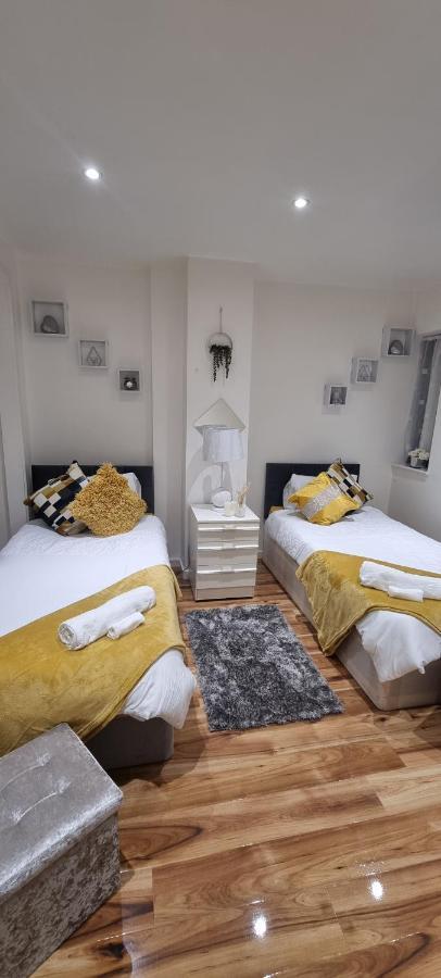 Beautiful Rooms With Free On Street Parking In Sydenham Londra Dış mekan fotoğraf