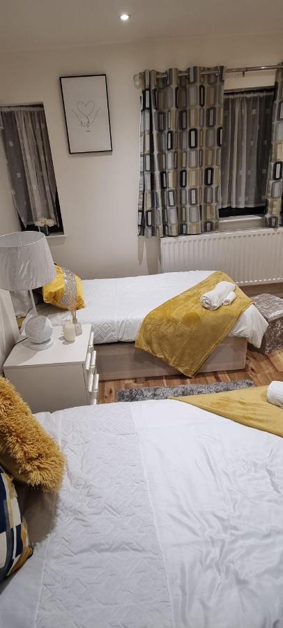 Beautiful Rooms With Free On Street Parking In Sydenham Londra Dış mekan fotoğraf